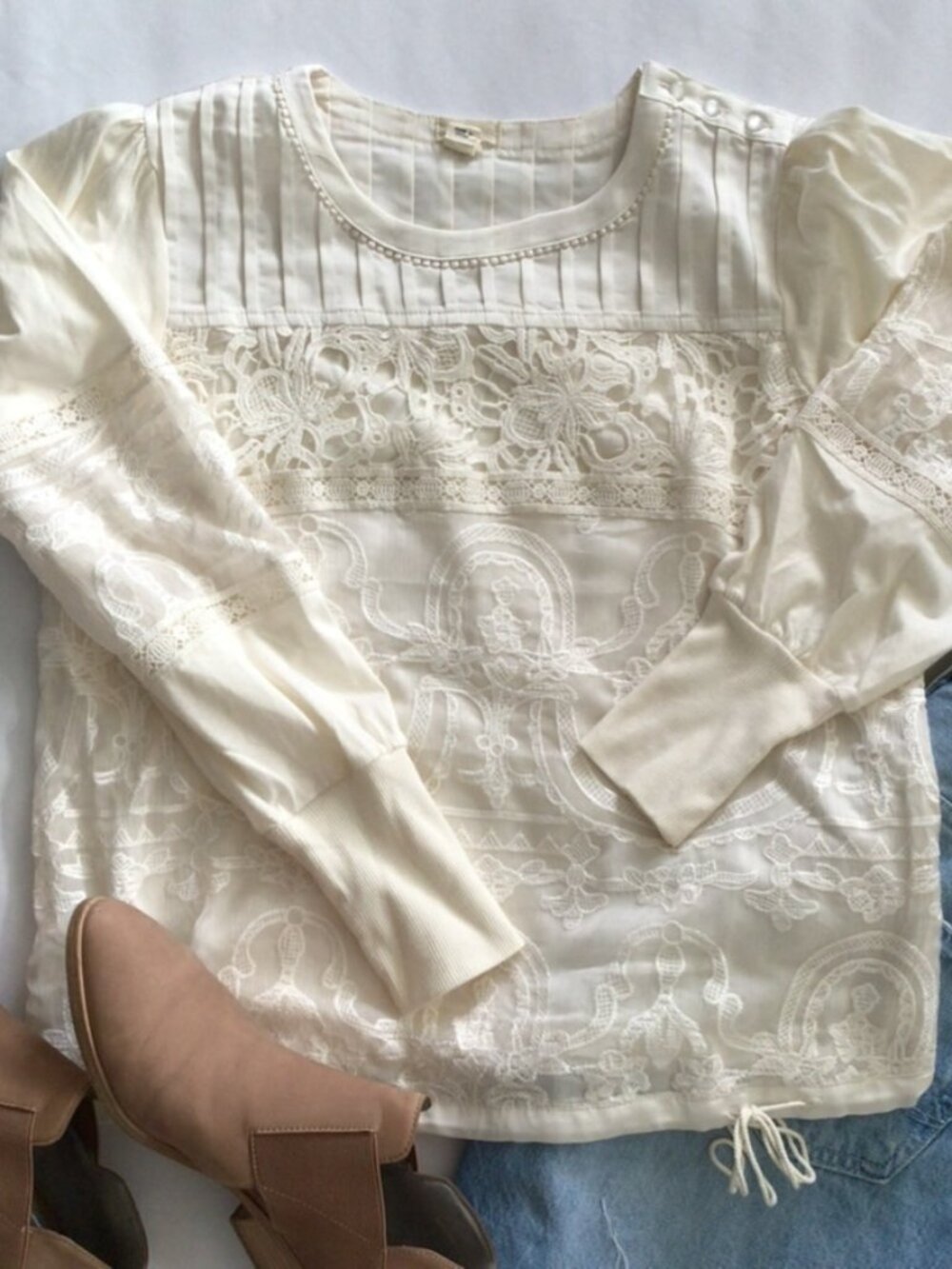 ANTHRO Ivory Patchwork Lace Blouse w/Drawstring Sz S